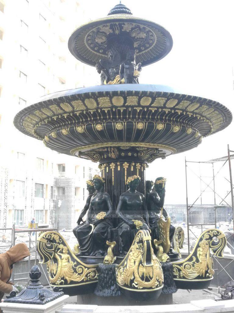 نافورة برونزية