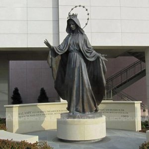 Estatuas religiosas al aire libre de la Virgen María