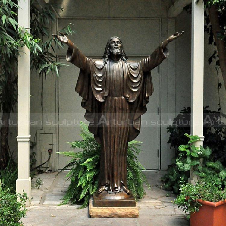 Lebensgroße Jesus-Statue