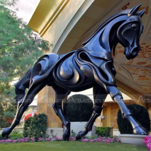Escultura abstracta de caballo