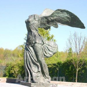 Nike-von-Samothrace-Statue