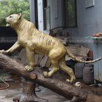 Bronzestatue eines Tigers