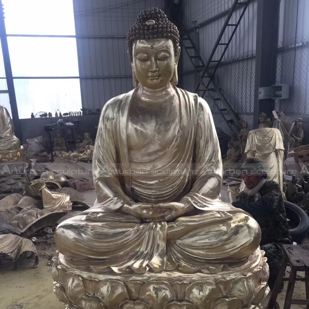 Goldene Gautama Buddha Statue
