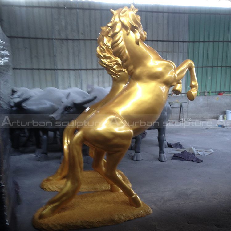 statue en fibre de verre représentant un cheval à vendre