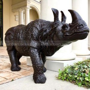 sculpture de rhinocéros