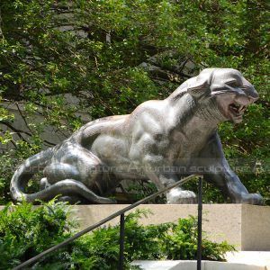 estátua de tigre dente de sabre