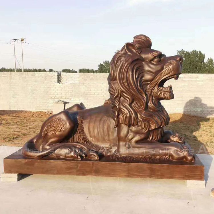 تمثال أسد يهتف