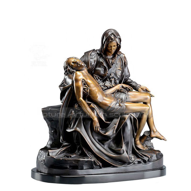 scultura Pietà di Michelangelo
