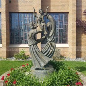 statue catholique de la Sainte Famille
