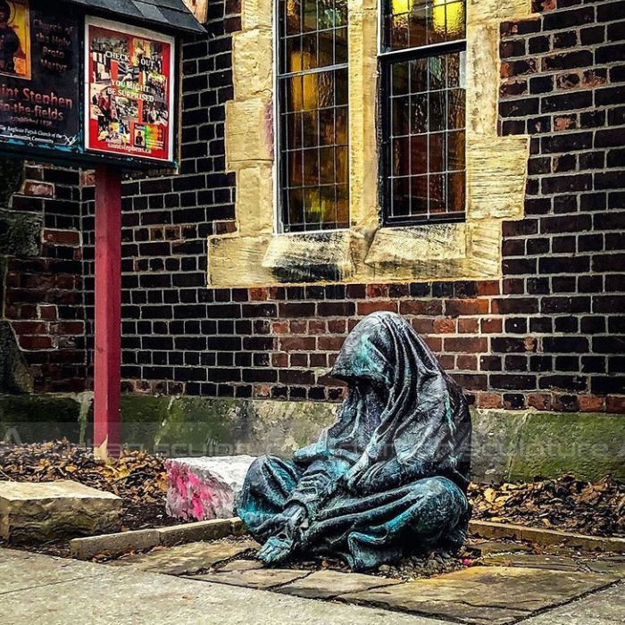 Jesus der Bettler Statue
