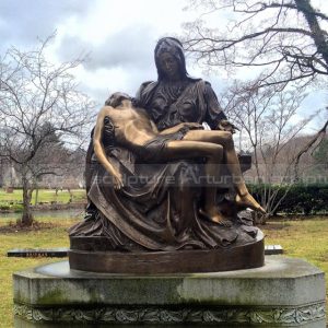 Pieta-Statue zu verkaufen
