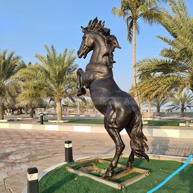 Statue de cheval en bronze d'extérieur