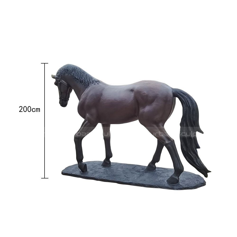 Lebensgroße Bronzepferdestatue