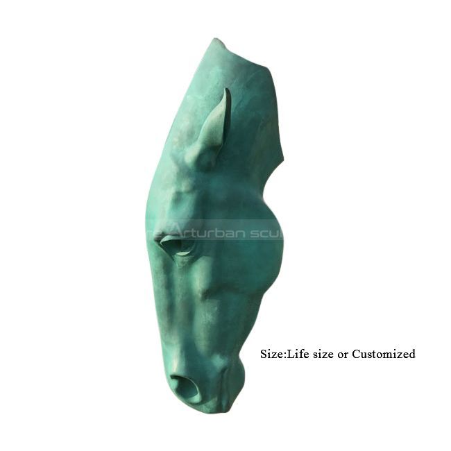 Stehendes Wasser Pferdekopf Skulptur