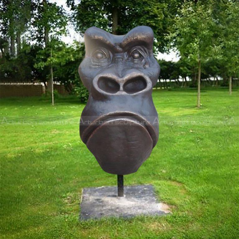 Estátua de Cabeça de Gorila