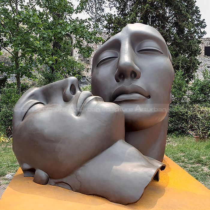 Escultura Hermanos