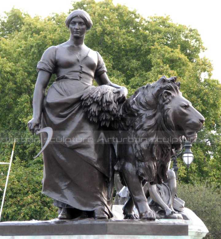 Löwenfigur Statue