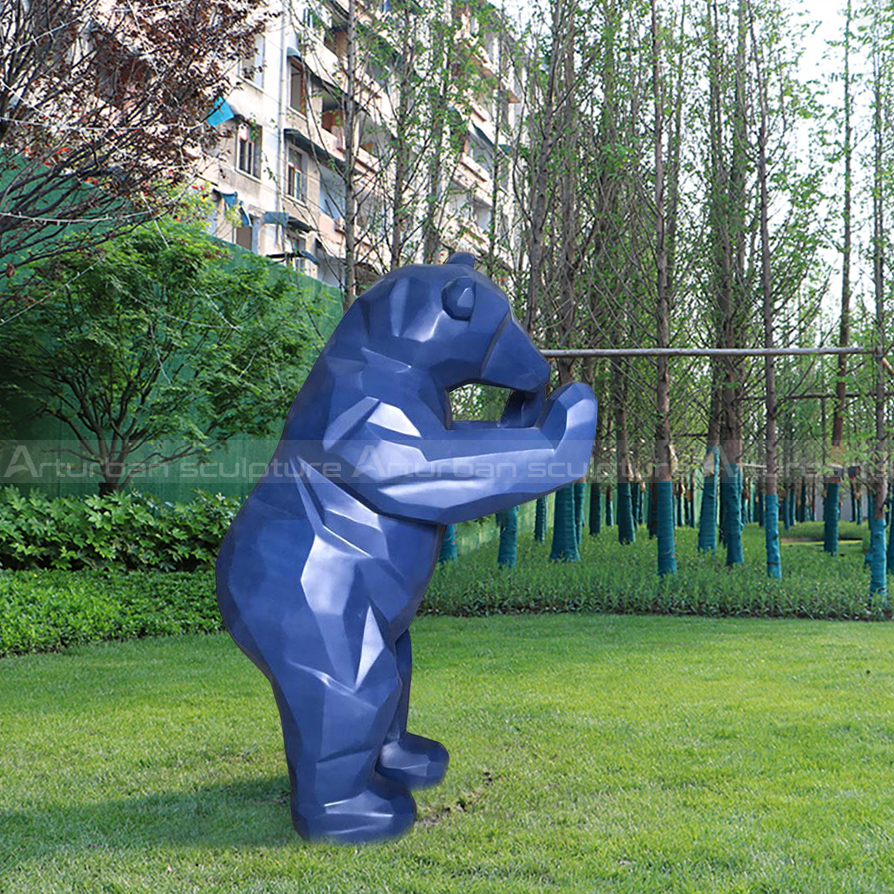 Geometrische Bären-Skulptur