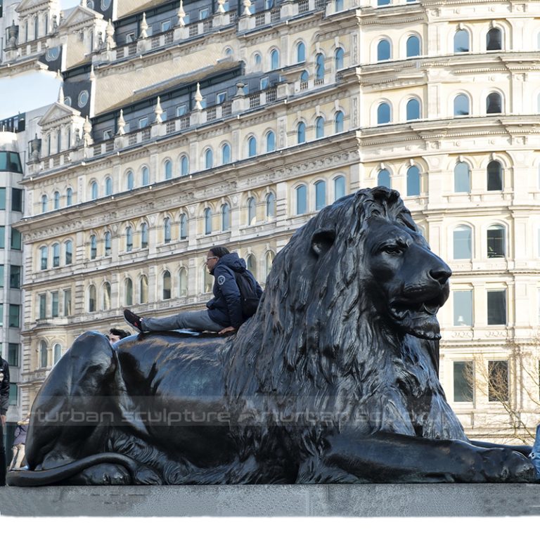 löwen-skulptur am trafalgar square