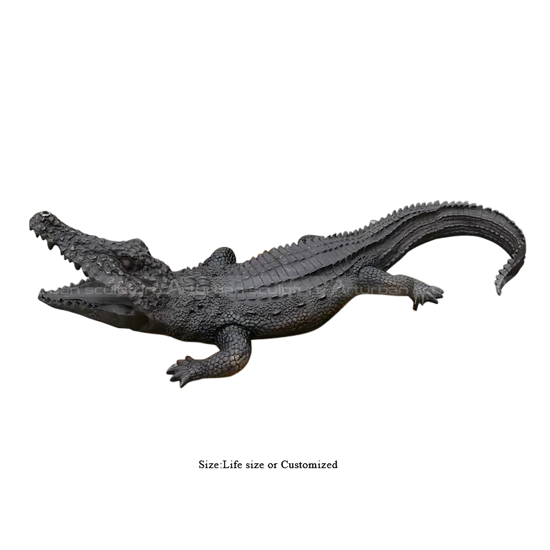 estátua de crocodilo de jardim