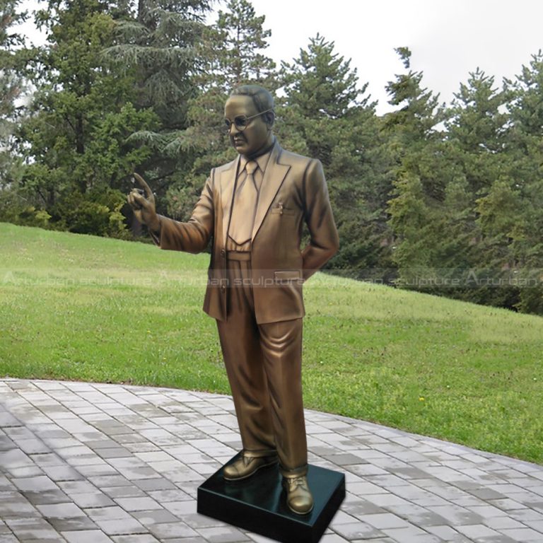 escultura de ambedkar