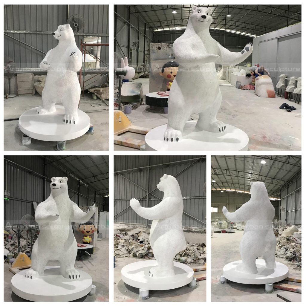 grande statue d'ours polaire