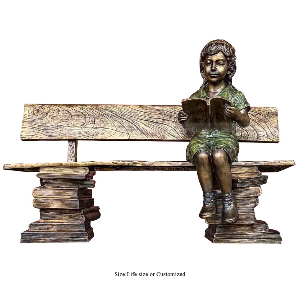 Mädchen, das Buchstatue liest