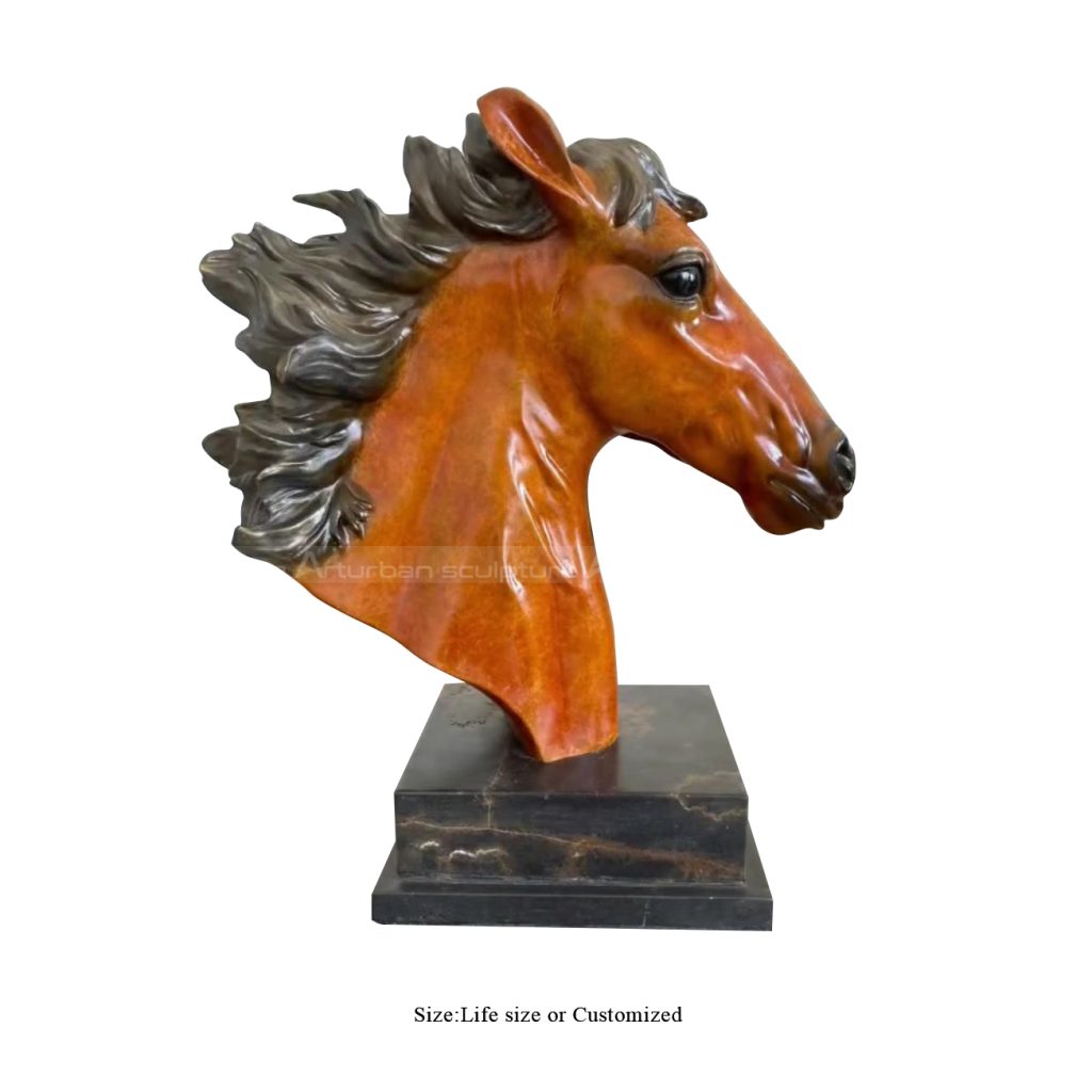 estatua de cabeza de caballo de bronce