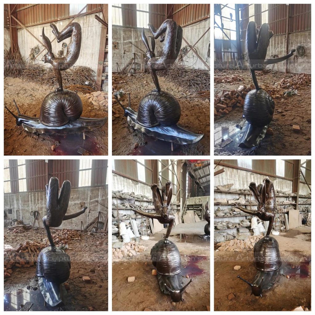 sculpture représentant un lapin avec un escargot
