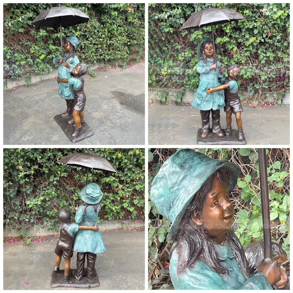garçon et fille sous la fontaine parapluie