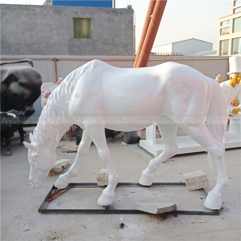 Caballo de fibra de vidrio a tamaño natural en venta