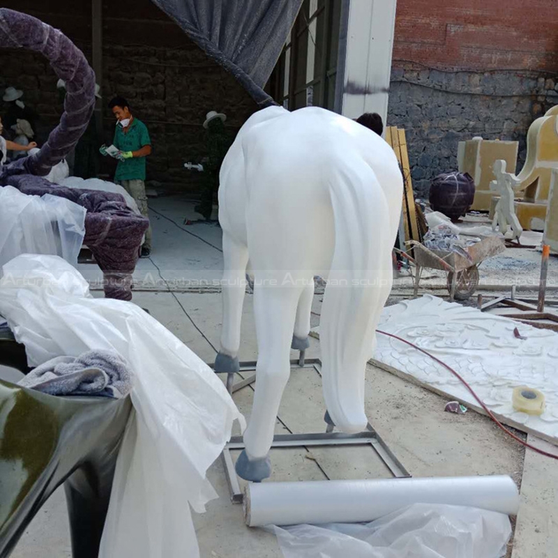Caballo de fibra de vidrio a tamaño natural en venta