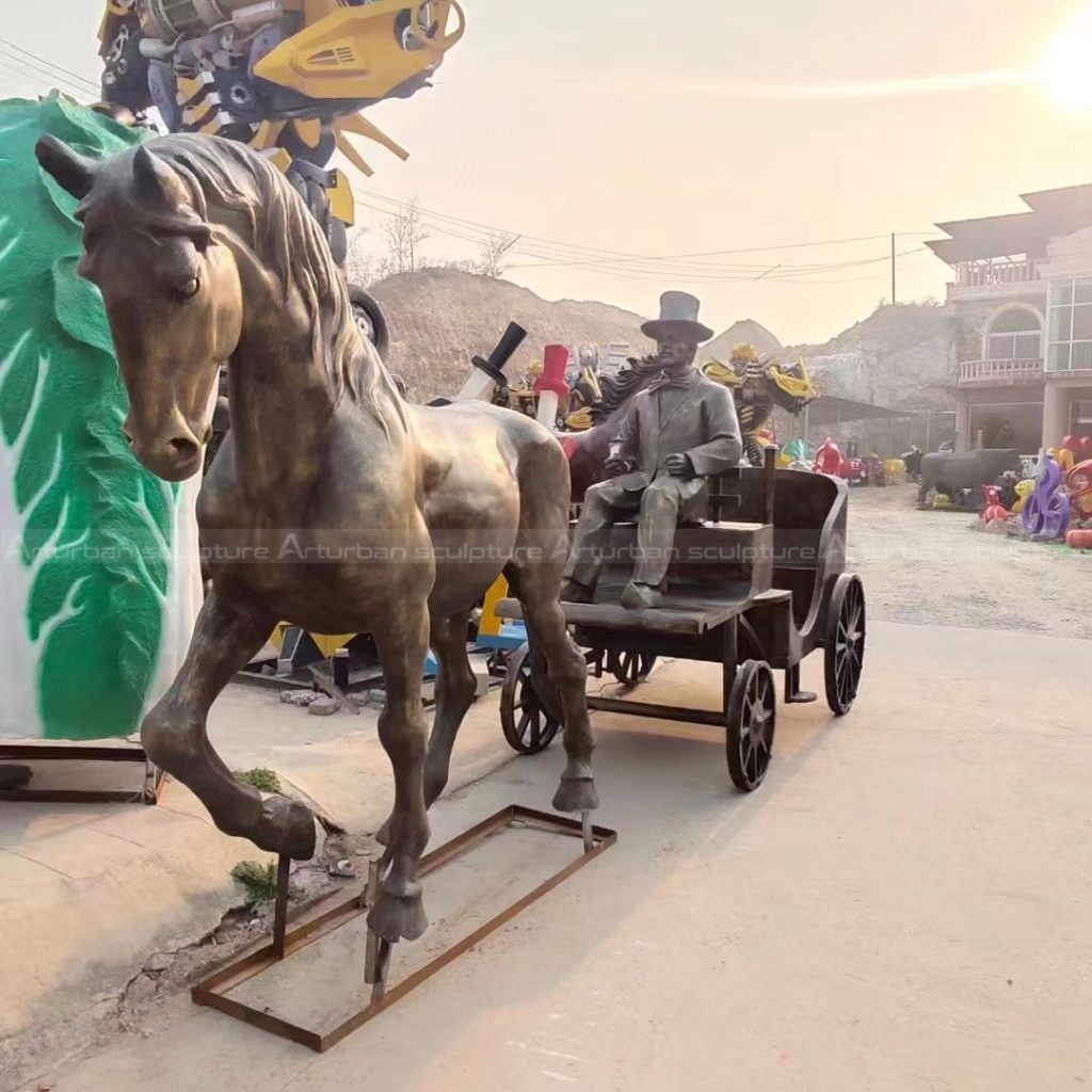 estátua de cavalo e carruagem