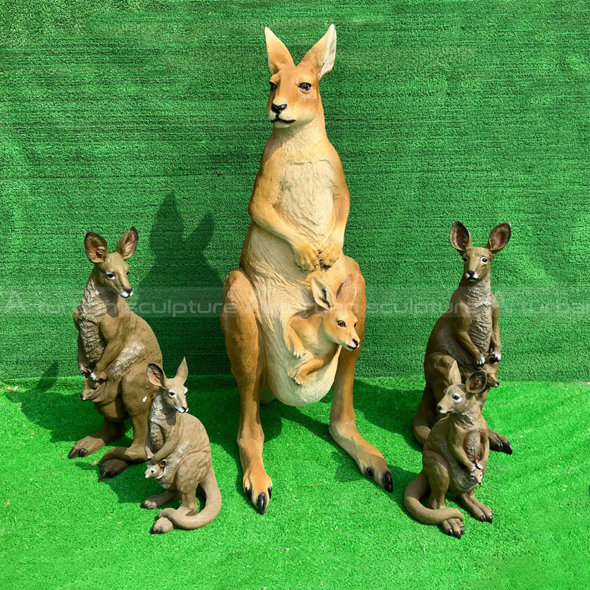 statua di canguro a grandezza naturale