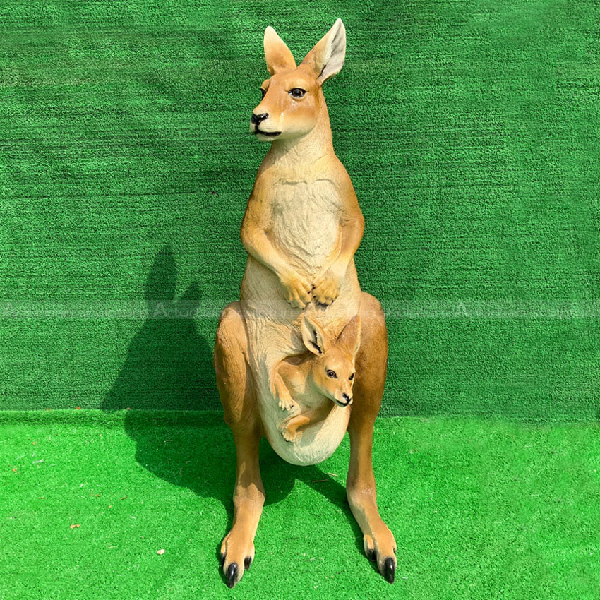 statua di canguro a grandezza naturale