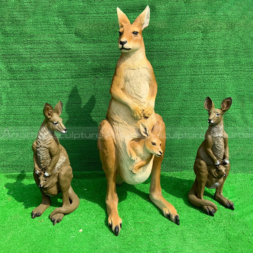 statua di canguro a grandezza naturale