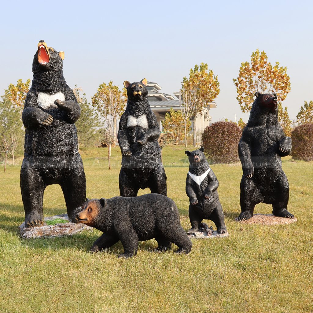 statua di orso nero per esterni