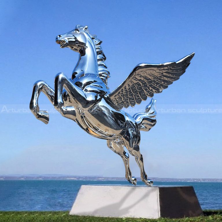 statue de cheval ailé