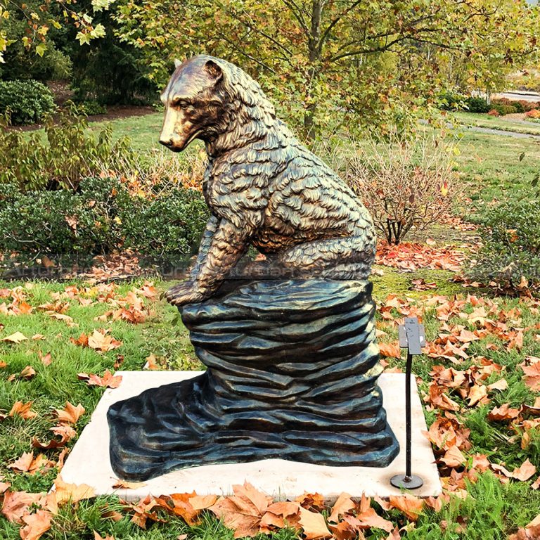 statua dell'orso seduto