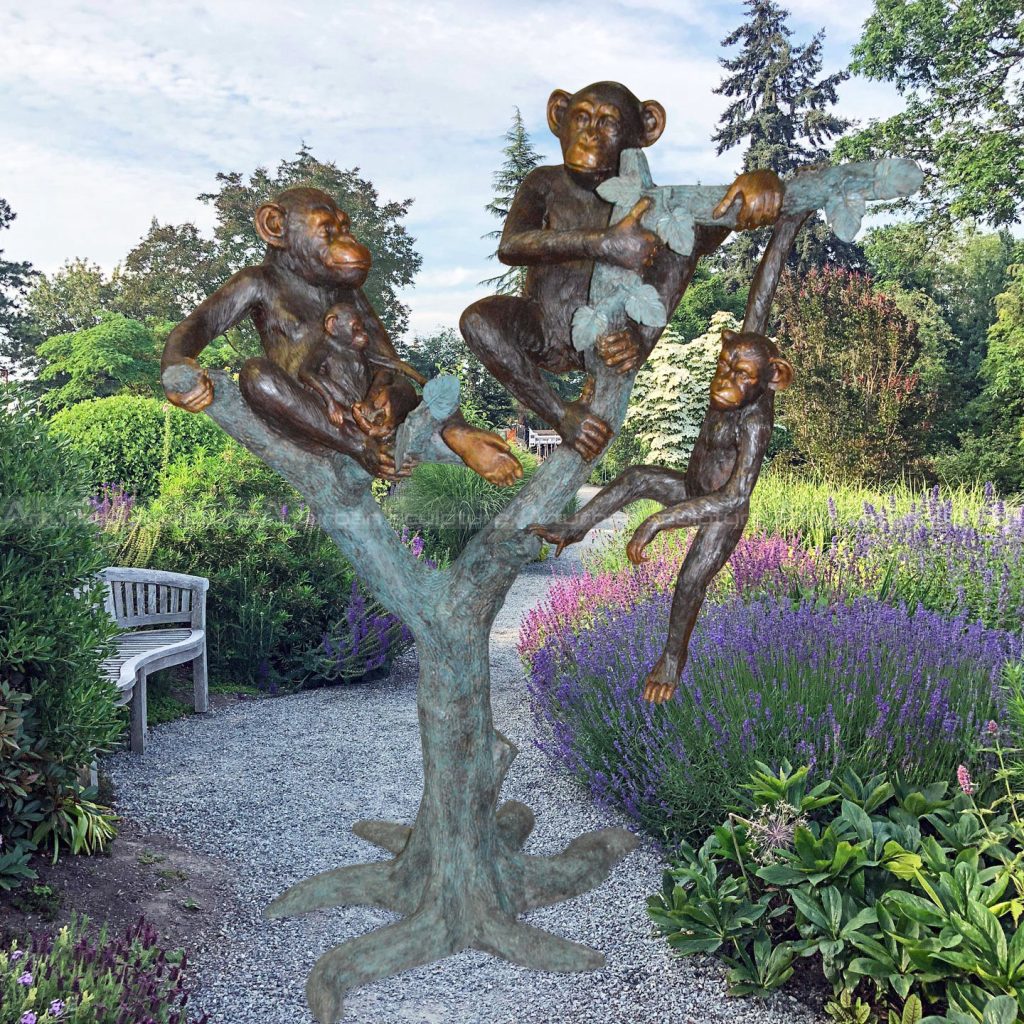 Bronzeaffenskulptur