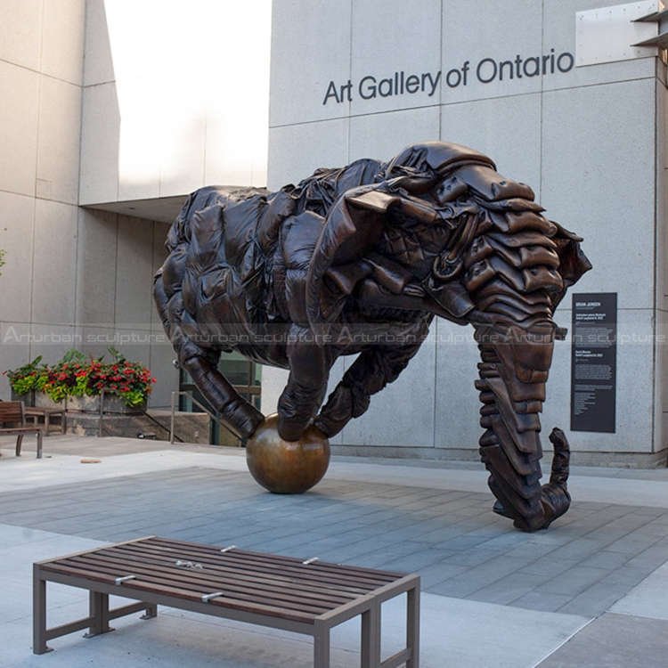 escultura abstracta de elefante
