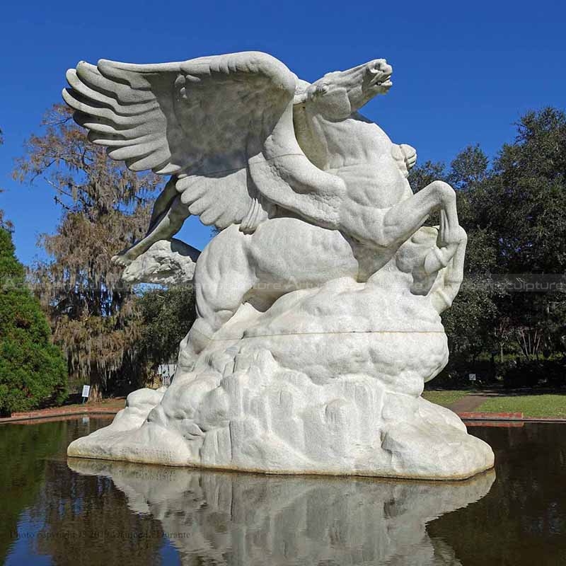 estátua de cavalo pegasus