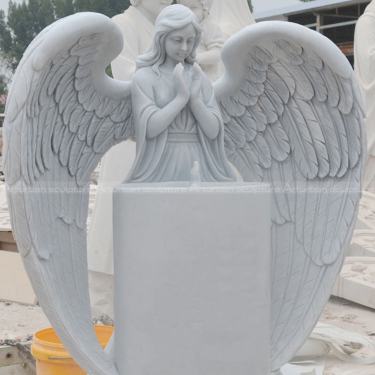 statue di angeli per tombe