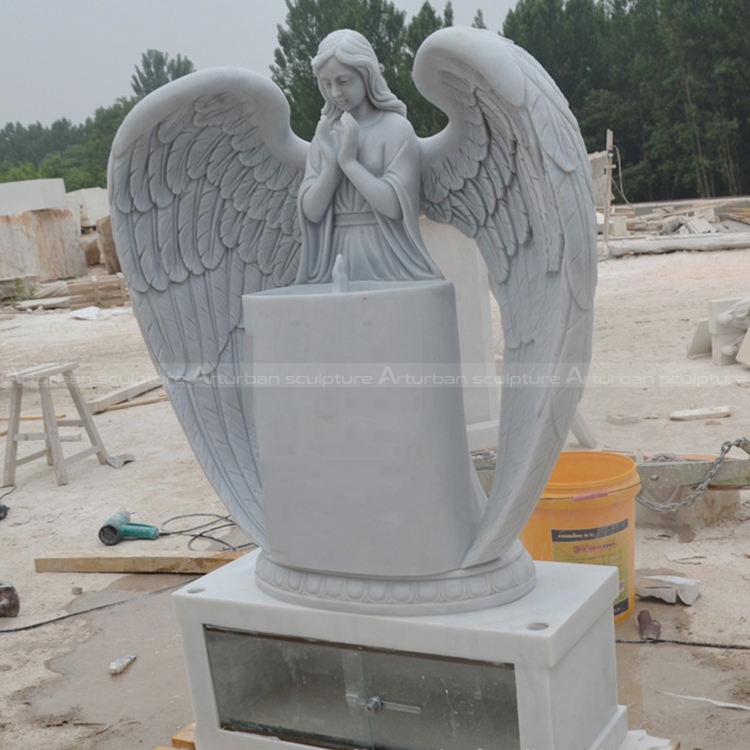 statue di angeli per tombe