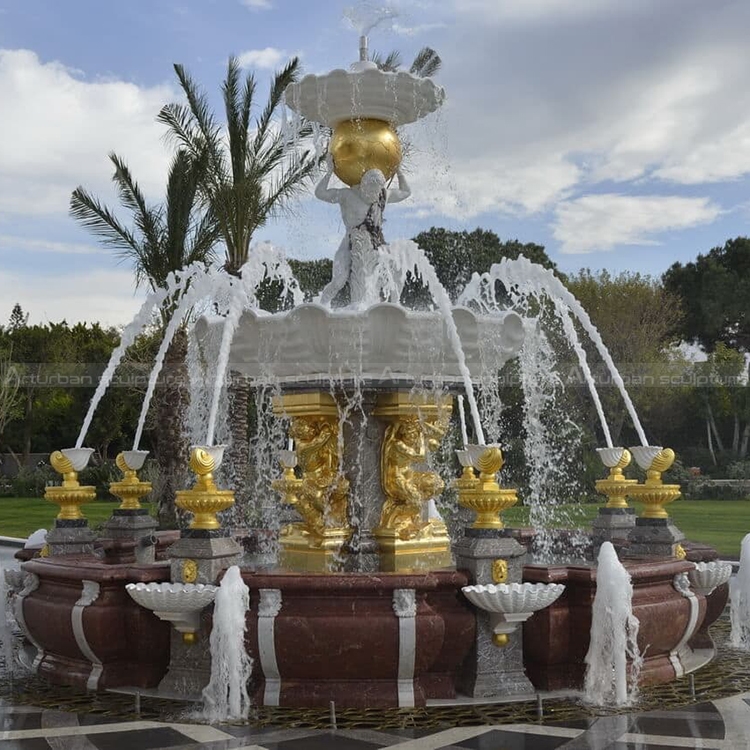 großer Marmorbrunnen