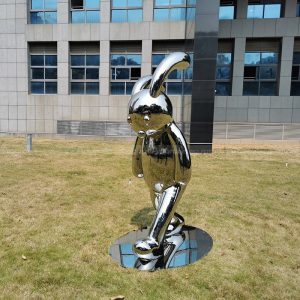 sculpture de lapin abstraite