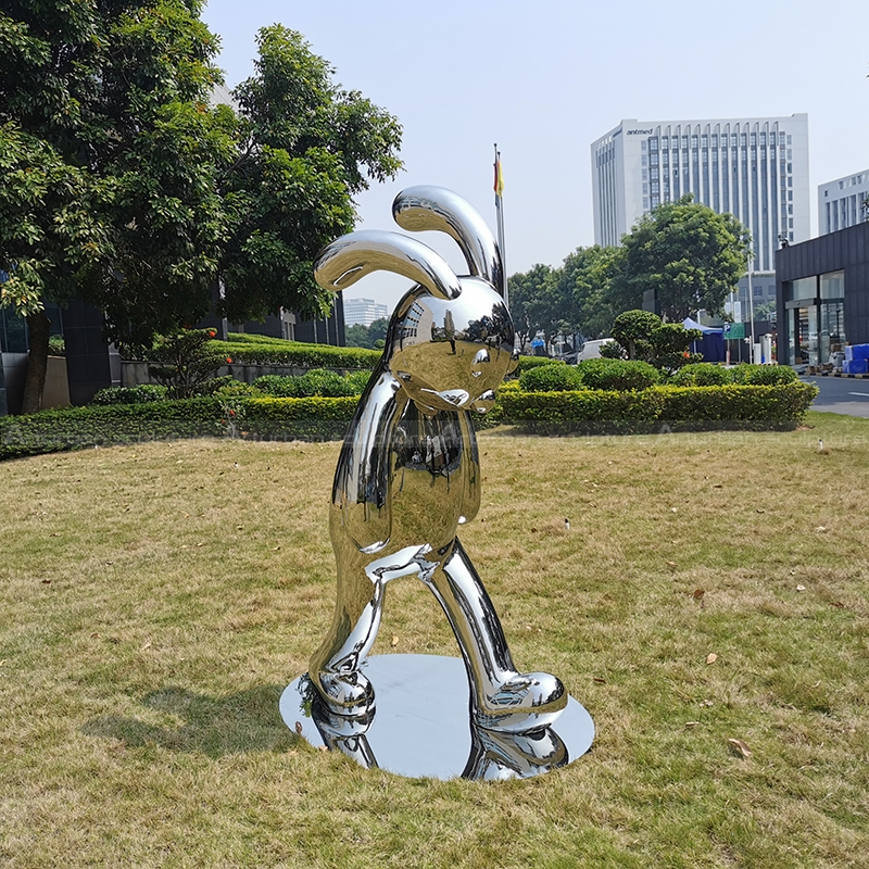 sculpture de lapin abstraite