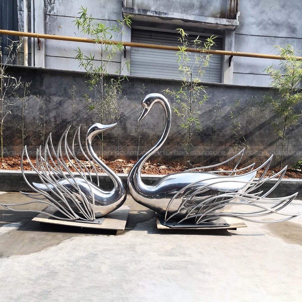 estátua de cisne de prata