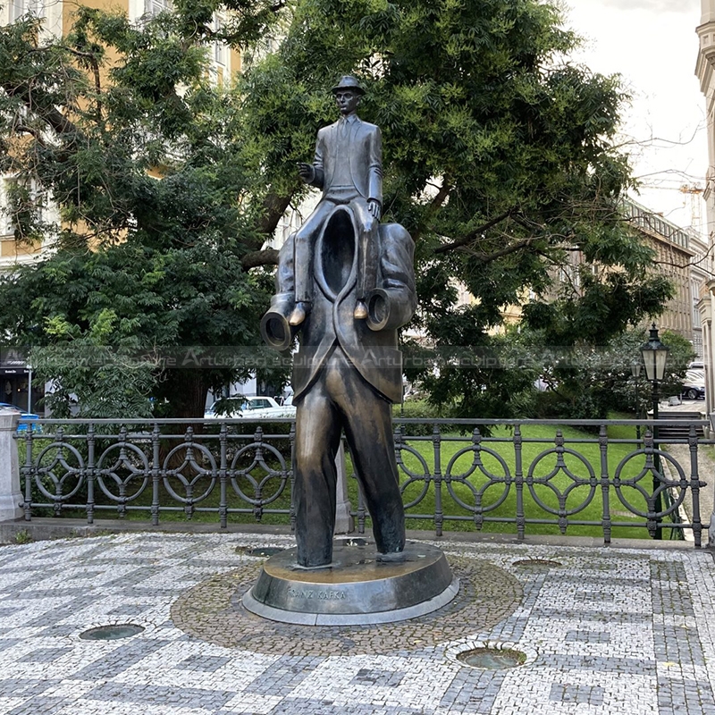estátua de Kafka de Jaroslav Rona