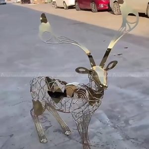 منحوتة غزال تجريدية